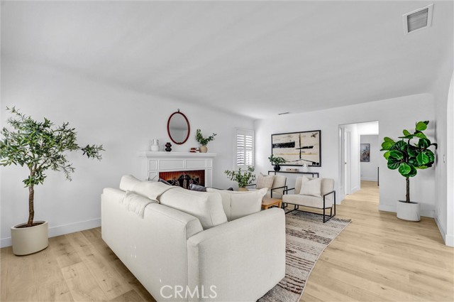 Detail Gallery Image 2 of 51 For 5349 Allan, Los Angeles,  CA 90032 - 5 Beds | 4 Baths