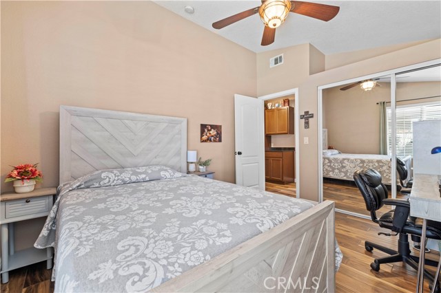 Detail Gallery Image 14 of 33 For 28749 Startree Ln, Saugus,  CA 91390 - 2 Beds | 2 Baths