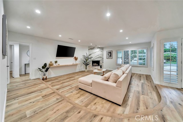 Detail Gallery Image 22 of 75 For 16127 Hartsook St, Encino,  CA 91436 - 4 Beds | 2/1 Baths