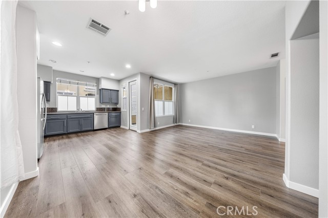 Detail Gallery Image 4 of 37 For 1108 Terra Bella, Irvine,  CA 92602 - 2 Beds | 2/1 Baths
