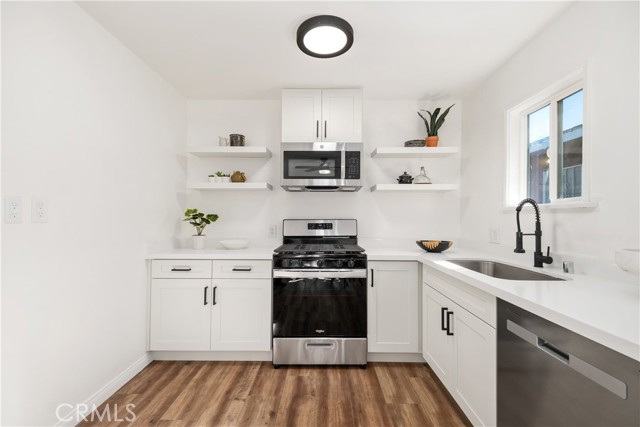5536 Linden Avenue, Long Beach CA: https://media.crmls.org/medias/ffbaf89b-7646-43b3-a60a-3d8562766198.jpg