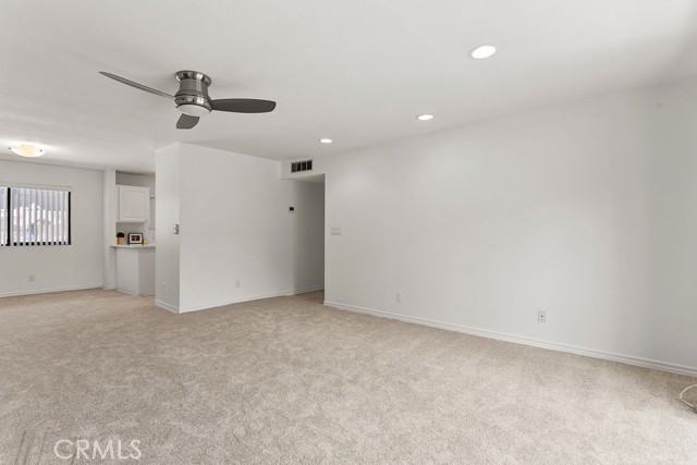 12400 Montecito Road, Seal Beach CA: https://media.crmls.org/medias/ffbb96f0-c215-4f07-bcc6-f56e38b160fe.jpg
