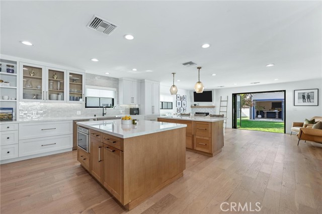 Detail Gallery Image 18 of 59 For 1707 10th St, Manhattan Beach,  CA 90266 - 4 Beds | 2/2 Baths
