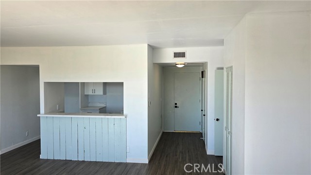 Detail Gallery Image 9 of 20 For 321 S San Vicente Bld #402,  Los Angeles,  CA 90048 - 1 Beds | 1 Baths