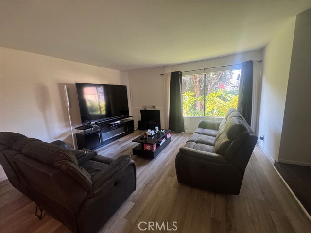 189 S Hollenbeck Ave, Covina CA: https://media.crmls.org/medias/ffbd8848-970f-4441-b443-91d4ae0ba7b6.jpg