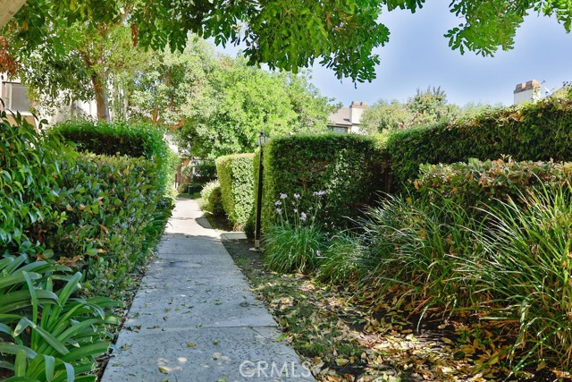 21241 Lassen Street, Chatsworth CA: https://media.crmls.org/medias/ffbdbac1-d7c9-45a1-8ed5-619d6b9b4d8c.jpg