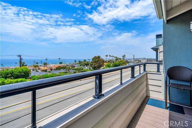 420 Palos Verdes Boulevard, Redondo Beach CA: https://media.crmls.org/medias/ffbddc33-3d79-4d2f-9f0b-f901e601e659.jpg