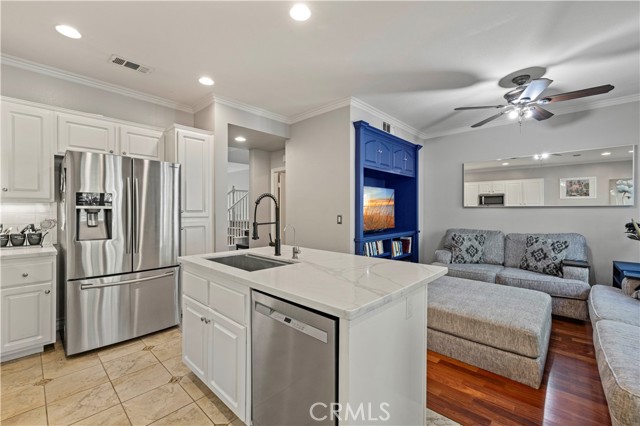 23402 Brookdale Lane, Valencia CA: https://media.crmls.org/medias/ffbe0764-405c-4c15-a209-76d967c18582.jpg