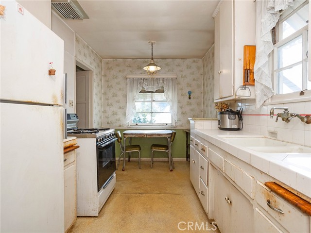 Detail Gallery Image 10 of 40 For 13607 Huston St, Sherman Oaks,  CA 91423 - 3 Beds | 2 Baths