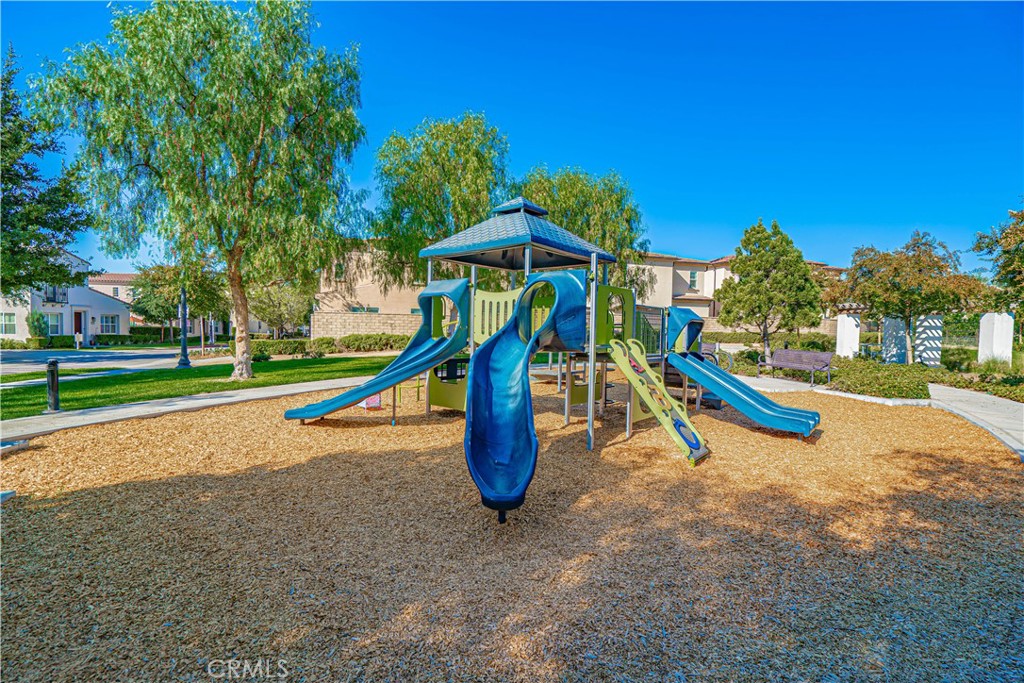 https://media.crmls.org/medias/ffbf45c0-f187-4763-aad0-4391341fbe0e.jpg?preset=X-Large
