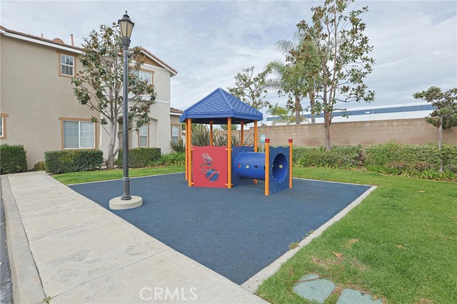 Detail Gallery Image 20 of 23 For 2062 W Blue Violet Ct, Anaheim,  CA 92801 - 3 Beds | 2/1 Baths