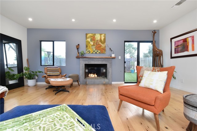 4751 Del Moreno Drive, Woodland Hills CA: https://media.crmls.org/medias/ffbfe7f1-3f0d-4aca-94e8-dde19eb86858.jpg