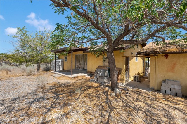 555 Mesquite Road, Pinon Hills CA: https://media.crmls.org/medias/ffc0352b-0831-49ea-9488-d0e0749c90e5.jpg