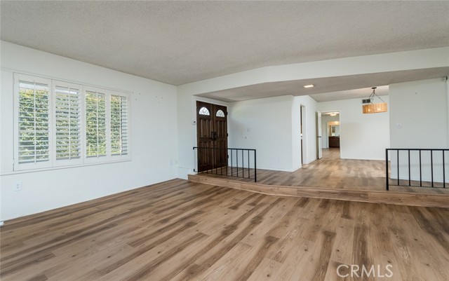 Detail Gallery Image 8 of 50 For 303 S Kenneth Rd, Burbank,  CA 91501 - 7 Beds | 6 Baths