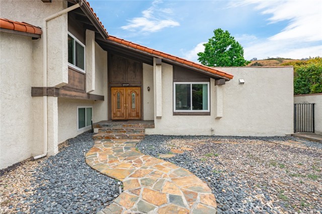 15539 Feldspar Drive, Chino Hills CA: https://media.crmls.org/medias/ffc0dc66-6a71-496c-8019-093ee48aca3d.jpg