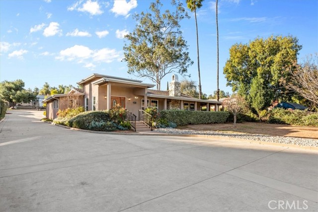 Detail Gallery Image 4 of 31 For 8471 Bedford Motor, Corona,  CA 92883 - 4 Beds | 4 Baths