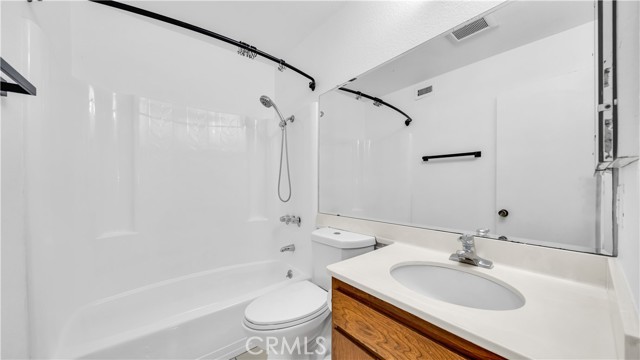 7137 Shoup Avenue, West Hills CA: https://media.crmls.org/medias/ffc1e751-dbf7-40eb-b8dc-f3995d75e892.jpg