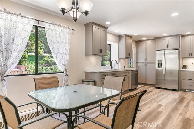 Detail Gallery Image 13 of 38 For 1078 Sandalwood Dr, Lake Arrowhead,  CA 02352 - 3 Beds | 2 Baths