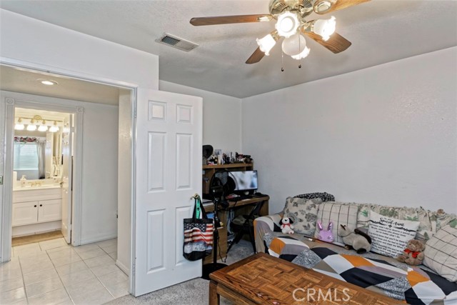 Detail Gallery Image 16 of 41 For 15605 Fairbanks Dr, Victorville,  CA 92394 - 6 Beds | 3/1 Baths