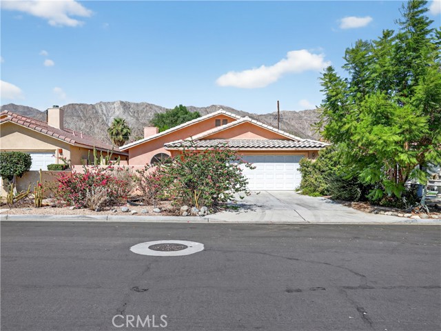 Detail Gallery Image 1 of 22 For 51895 Avenida Martinez, La Quinta,  CA 92253 - 3 Beds | 2 Baths