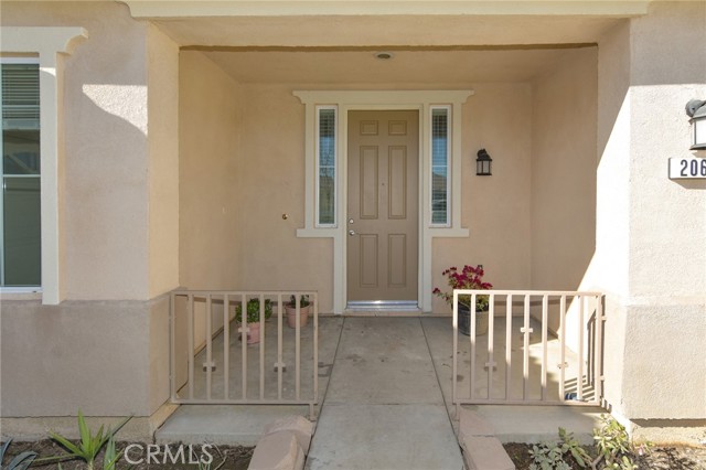 Detail Gallery Image 4 of 52 For 2064 Radiant Cir, San Jacinto,  CA 92582 - 5 Beds | 2/1 Baths