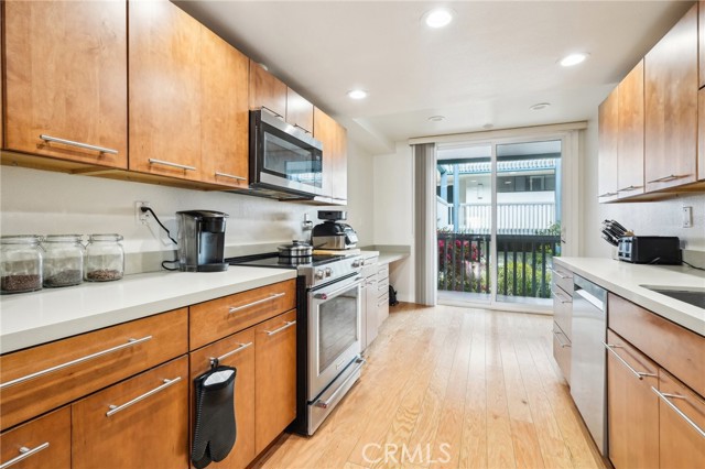 Detail Gallery Image 16 of 42 For 575 Esplanade #205,  Redondo Beach,  CA 90277 - 2 Beds | 2 Baths
