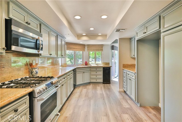 3091 Evelyn Avenue photo 3