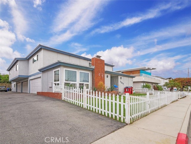 1104 Opal Street, Redondo Beach, California 90277, ,Residential Income,Sold,Opal,SB23101204