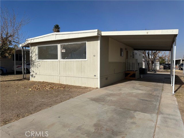 251 S Colorado River Road, Blythe CA: https://media.crmls.org/medias/ffc4ad4f-1dfe-447c-aff1-7b1590af8bac.jpg