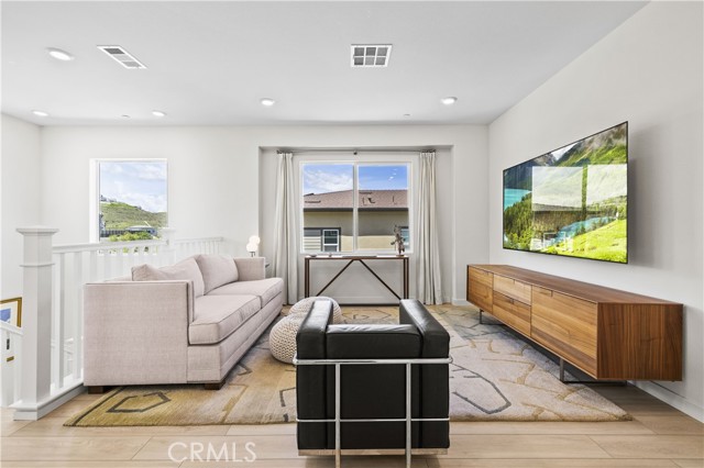 27774 Marquee Drive, Valencia CA: https://media.crmls.org/medias/ffc5656f-d02e-43e7-863a-ce8d3edfca6e.jpg