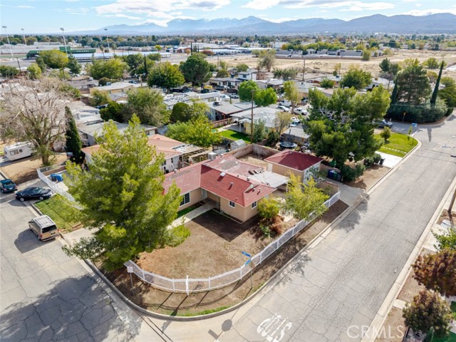 Detail Gallery Image 5 of 40 For 1802 E Avenue Q11, Palmdale,  CA 93550 - 4 Beds | 2 Baths