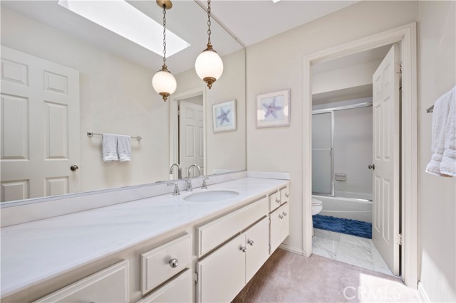 21 Beachcomber Drive, Corona del Mar CA: https://media.crmls.org/medias/ffc66cb4-a9af-43d1-b3f3-69674f9682ed.jpg