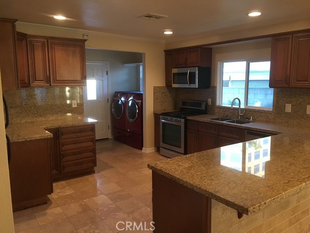 Image 2 of 25 For 124 Naomi