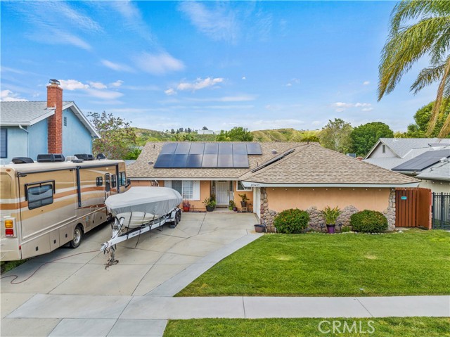 Detail Gallery Image 1 of 32 For 20401 Fairweather St, Canyon Country,  CA 91351 - 3 Beds | 2 Baths