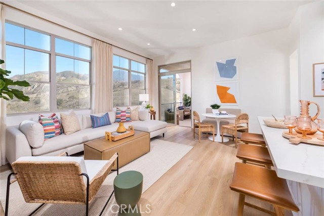 Detail Gallery Image 2 of 26 For 126 Sunnyside, Irvine,  CA 92618 - 2 Beds | 2 Baths