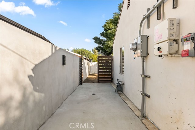 14592 Lyle Street, Sylmar CA: https://media.crmls.org/medias/ffc6a1c3-297a-49fc-b0f9-d2bb20b69dcc.jpg