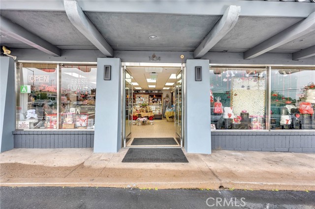 1434 West Glenoaks Boulevard photo 4