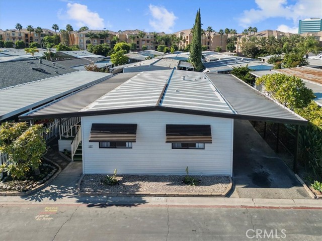 Detail Gallery Image 4 of 36 For 300 N Rampart St #127,  Orange,  CA 92868 - 4 Beds | 2 Baths