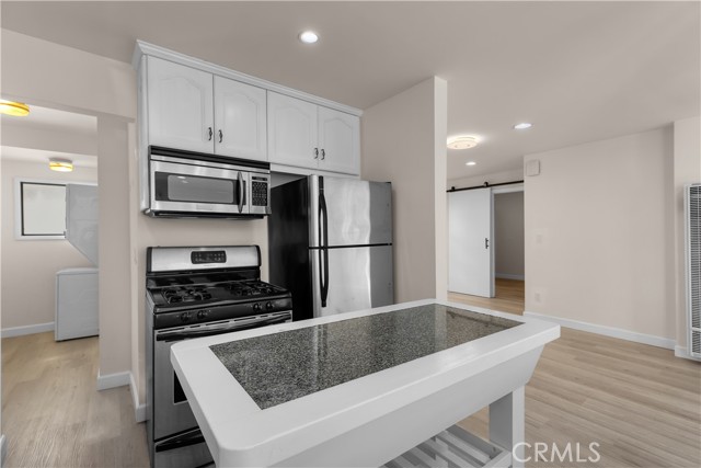 207 16th Street, Hermosa Beach CA: https://media.crmls.org/medias/ffc980b8-5e25-4b7a-a74c-1852f49f4e25.jpg