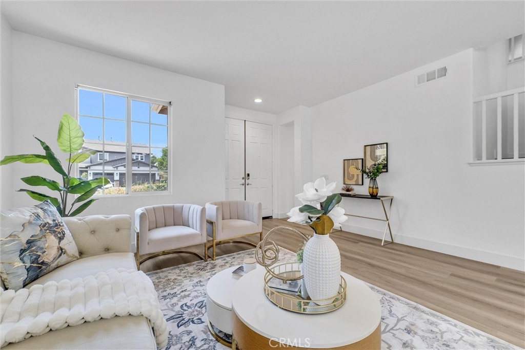 MLS #OC25151205 img 2