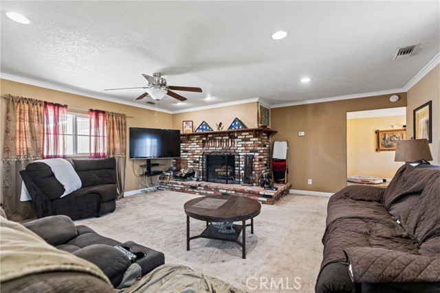 Detail Gallery Image 12 of 35 For 41009 17th, Palmdale,  CA 93551 - 5 Beds | 3 Baths