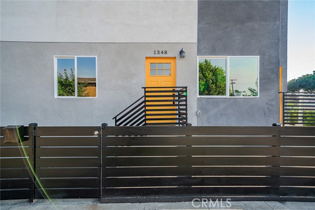 Detail Gallery Image 5 of 65 For 1348 W 41st Pl, Los Angeles,  CA 90037 - – Beds | – Baths