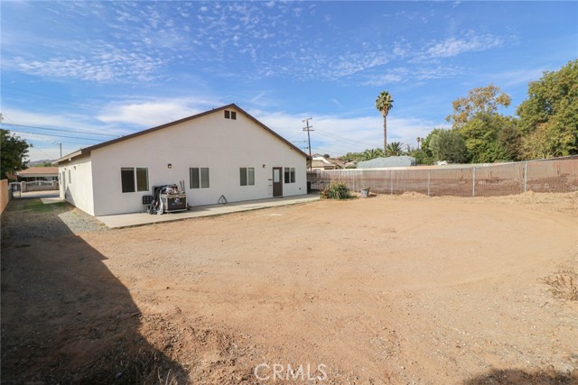 Detail Gallery Image 5 of 16 For 4847 Hedrick Ave, Riverside,  CA 92505 - 4 Beds | 2 Baths