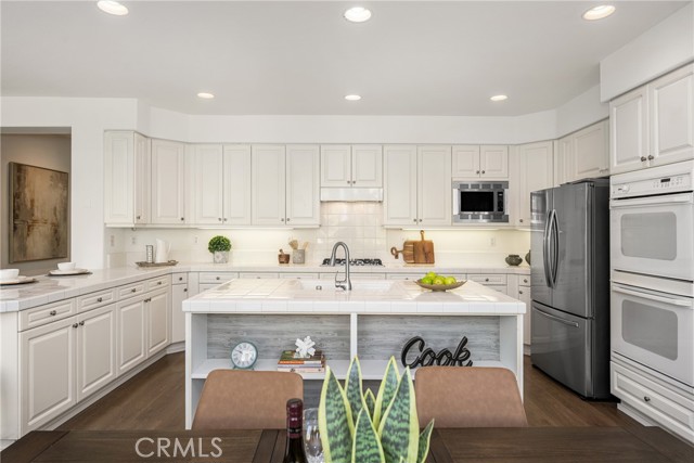 19692 Dorado Drive, Lake Forest CA: https://media.crmls.org/medias/ffcb163c-ffba-41cb-86da-5a86eee6f07e.jpg