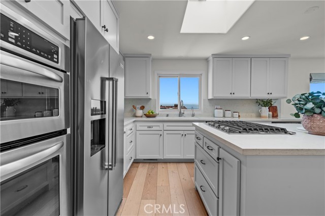 2716 Highland Avenue, Manhattan Beach, California 90266, 3 Bedrooms Bedrooms, ,2 BathroomsBathrooms,Residential,For Sale,Highland,SB25214267