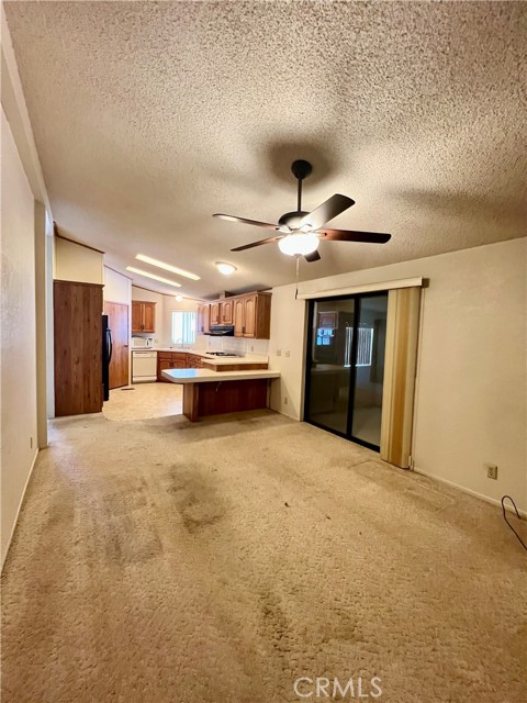 24600 Mountain Ave, Hemet CA: https://media.crmls.org/medias/ffcb7c2a-4f5f-475c-b3a9-8e5ef5e266ba.jpg
