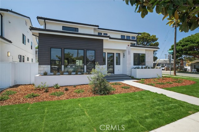 1003 S Prospect Ave, Redondo Beach CA: https://media.crmls.org/medias/ffcb882e-f1e7-4077-8f8d-414c96b74dad.jpg