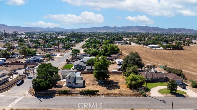 30985 Reservoir Avenue, Nuevo CA: https://media.crmls.org/medias/ffcbbe06-4572-47ae-b45c-9f257c1577db.jpg