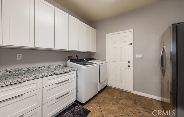 Detail Gallery Image 17 of 38 For 13020 Banning, Victorville,  CA 92392 - 5 Beds | 3/1 Baths