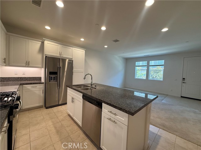 Detail Gallery Image 3 of 31 For 28618 Jardineras Dr, Valencia,  CA 91354 - 3 Beds | 2/1 Baths